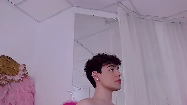 Snapshot of RobbyCharming chatting on 11.17.25 RobbyCharming online show from 11.17.25