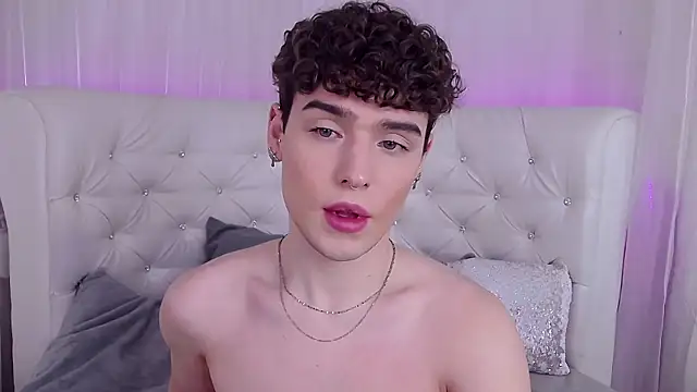 Snapshot of RobbyCharming chatting on 11.29.25 RobbyCharming online show from 11.29.25