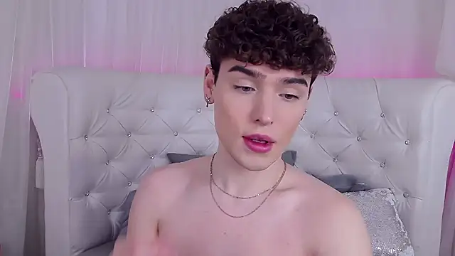 Snapshot of RobbyCharming chatting on 12.04.25 RobbyCharming online show from 12.04.25