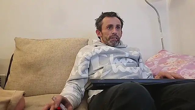 uk-bobbie-uk online show from 11.01.25