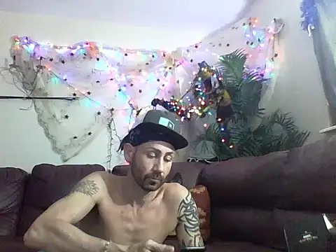 Snapshot of ItalianPapiDripDrip chatting on 12.03.24 ItalianPapiDripDrip online show from 12.03.24