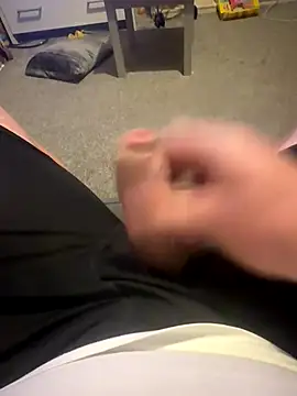 Averagematt1991 online show from 10.14.25