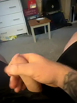 Averagematt1991 online show from 12.02.25