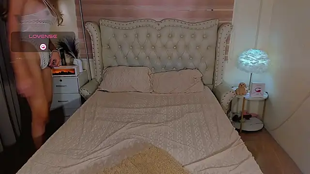 Snapshot of FinestGirlx chatting on 02.25.26 FinestGirlx online show from 02.25.26