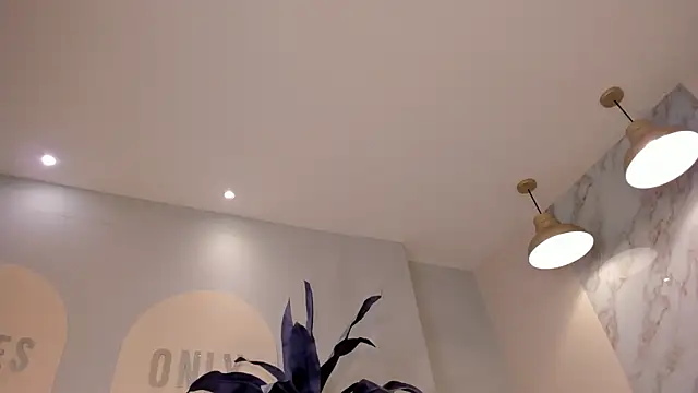 Snapshot of MariamRivera_ chatting on 02.18.25 MariamRivera  online show from 02.18.25