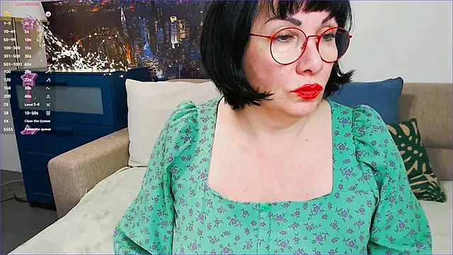 SquirtySlut online show from 02.18.25