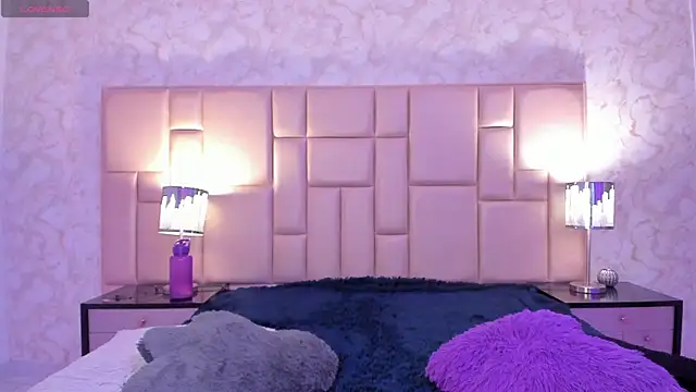 Darnellqueen online show from 12.14.24