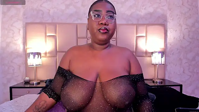 Darnellqueen online show from 02.22.25