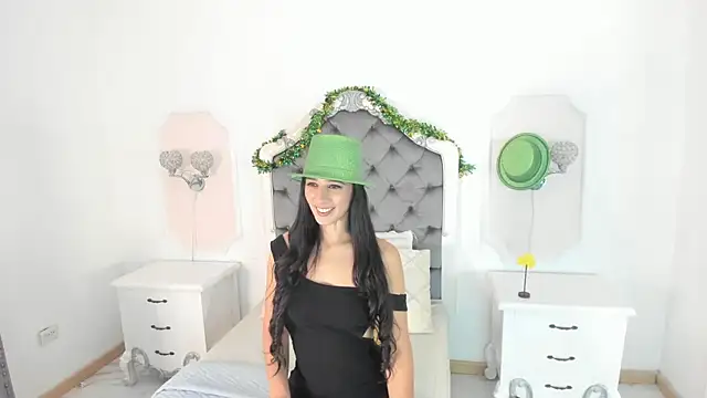 Valentina Ross  online show from 03.17.26