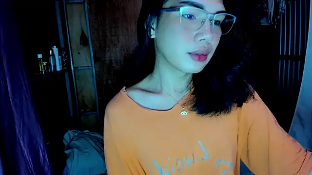 Snapshot of mav1s_ chatting on 12.15.25 mav1s online show from 12.15.25