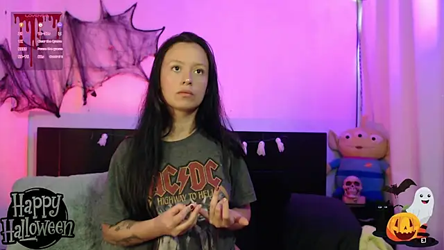 Snapshot of it_l chatting on 10.27.25 it l online show from 10.27.25