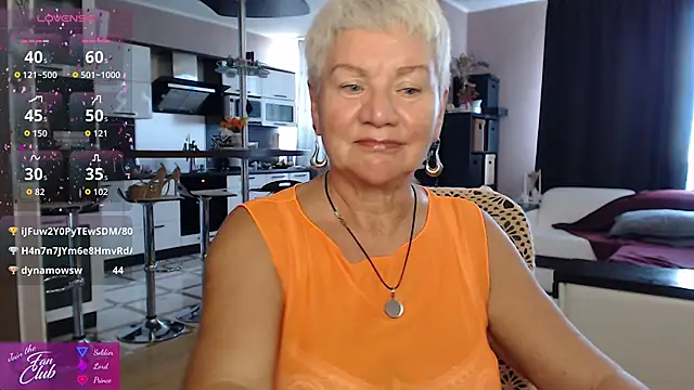 Snapshot of roxana_brooks chatting on 06.21.26 roxana brooks online show from 06.21.26