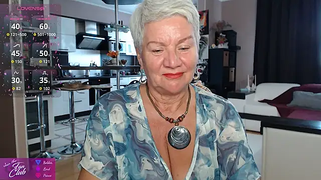 Snapshot of roxana_brooks chatting on 06.24.26 roxana brooks online show from 06.24.26