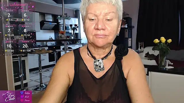 Snapshot of roxana_brooks chatting on 06.28.26 roxana brooks online show from 06.28.26