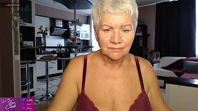 Snapshot of roxana_brooks chatting on 07.02.26 roxana brooks online show from 07.02.26