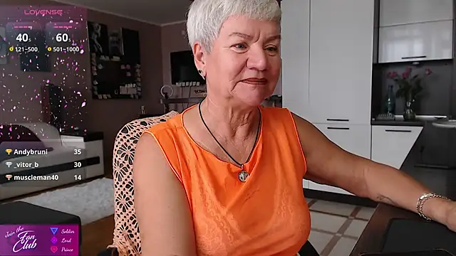 Snapshot of roxana_brooks chatting on 07.05.26 roxana brooks online show from 07.05.26