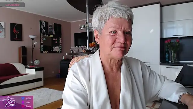 Snapshot of roxana_brooks chatting on 07.30.26 roxana brooks online show from 07.30.26