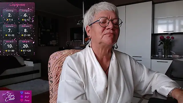 Snapshot of roxana_brooks chatting on 08.02.26 roxana brooks online show from 08.02.26