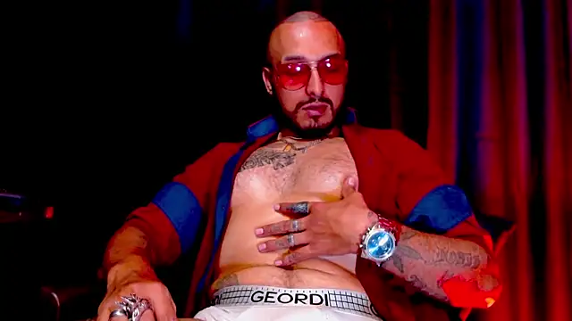 Snapshot of KenllyH chatting on 02.06.25 KenllyH online show from 02.06.25