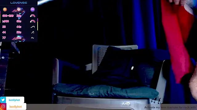 Snapshot of KenllyH chatting on 02.14.25 KenllyH online show from 02.14.25