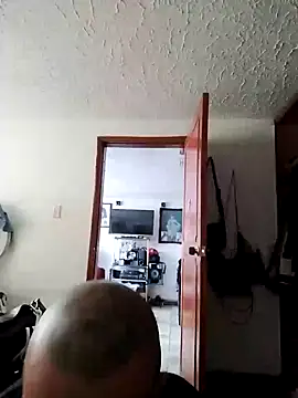 Snapshot of KenllyH chatting on 03.17.25 KenllyH online show from 03.17.25