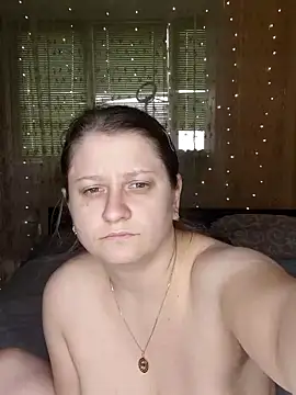 Snapshot of CumCpl chatting on 10.24.25 CumCpl online show from 10.24.25