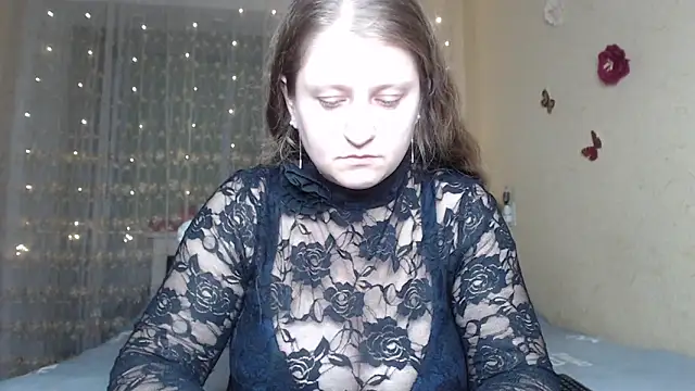 Snapshot of CumCpl chatting on 11.23.25 CumCpl online show from 11.23.25