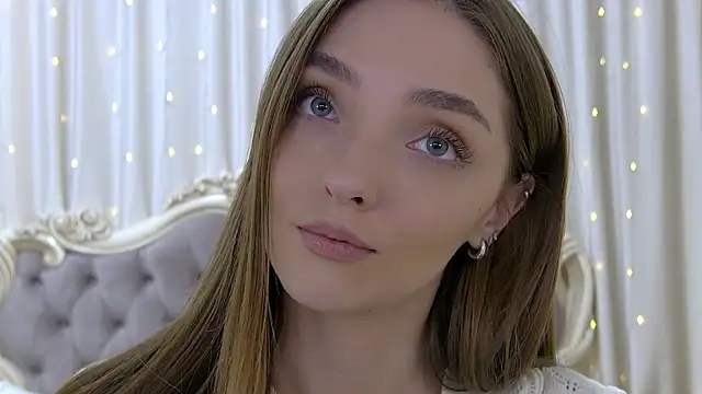 VirginieCruz online show from 02.10.25