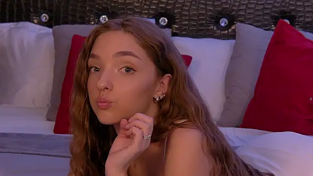 VirginieCruz online show from 03.17.25