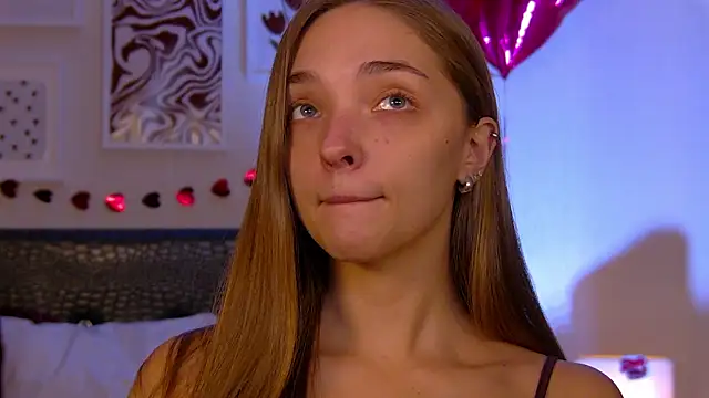 VirginieCruz online show from 02.24.26