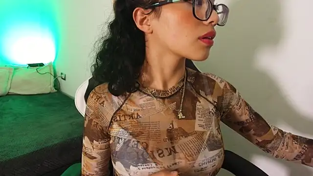 Marcelinee   online show from 11.25.25