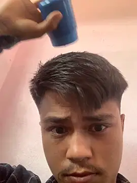 Snapshot of Hullax chatting on 11.05.25 Hullax online show from 11.05.25