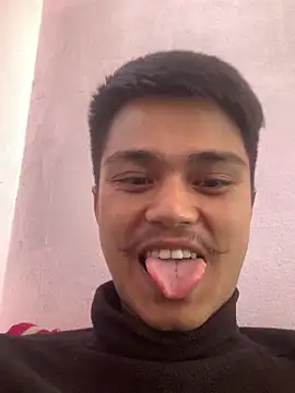 Snapshot of Hullax chatting on 12.14.25 Hullax online show from 12.14.25