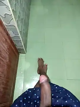 Snapshot of yo19boy chatting on 01.01.25 yo19boy online show from 01.01.25