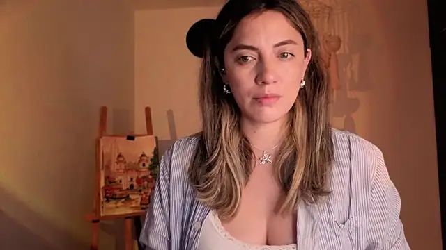 Snapshot of Mala_Bad chatting on 10.22.25 Mala Bad online show from 10.22.25