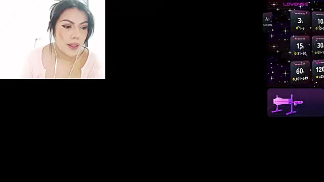 Snapshot of sarah_escobar_ chatting on 10.20.25 sarah escobar online show from 10.20.25
