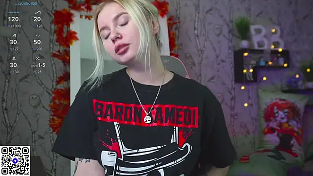 Snapshot of Moon_Valkyrie chatting on 10.19.25 Moon Valkyrie online show from 10.19.25