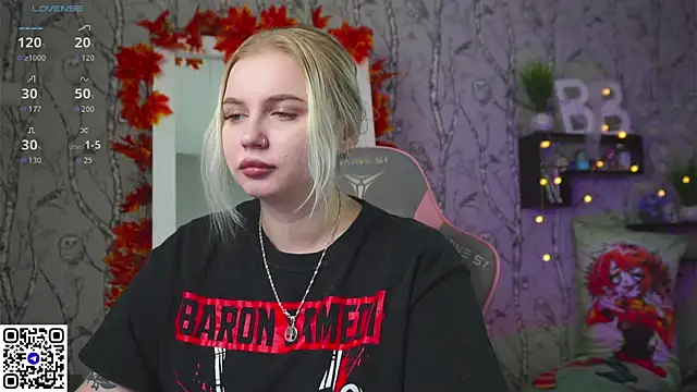 Snapshot of Moon_Valkyrie chatting on 10.20.25 Moon Valkyrie online show from 10.20.25