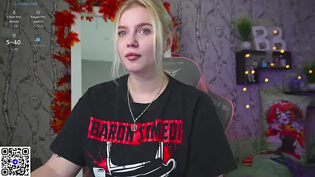 Snapshot of Moon_Valkyrie chatting on 10.21.25 Moon Valkyrie online show from 10.21.25