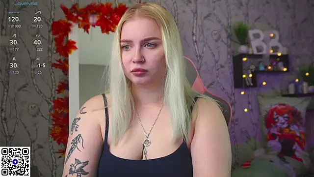 Snapshot of Moon_Valkyrie chatting on 11.12.25 Moon Valkyrie online show from 11.12.25