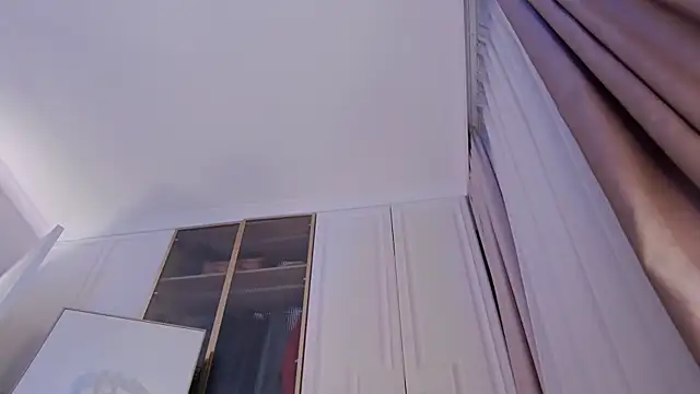 MilaDYstarlight online show from 01.06.25