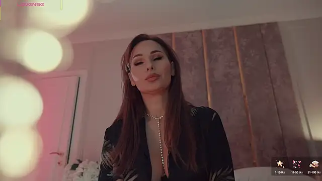 MilaDYstarlight online show from 10.19.25