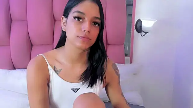 XXVIOLETTAXX online show from 12.19.24