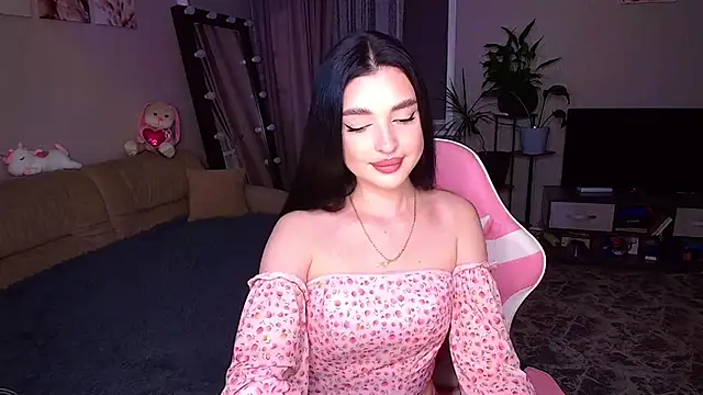 Snapshot of __Malika__ chatting on 10.22.25 Malika online show from 10.22.25