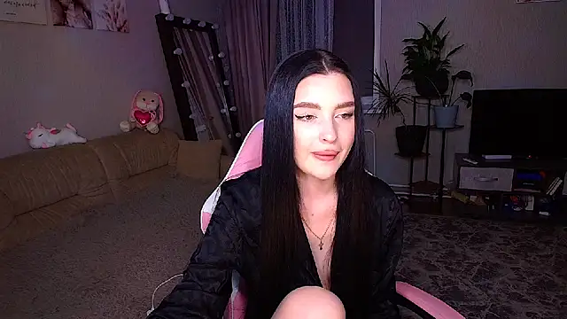 Snapshot of __Malika__ chatting on 10.31.25 Malika online show from 10.31.25