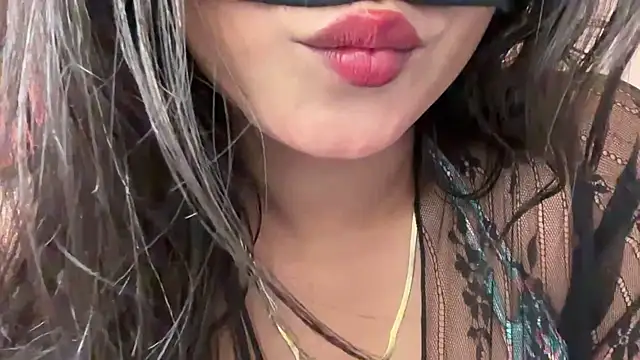 Snapshot of Hottie_ishuu chatting on 01.17.26 Hottie ishuu online show from 01.17.26