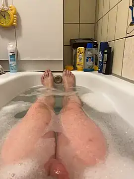 Snapshot of David19932908 chatting on 12.16.24 David19932908 online show from 12.16.24