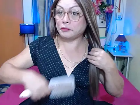 UrAsianPrincessDanie online show from 11.20.25