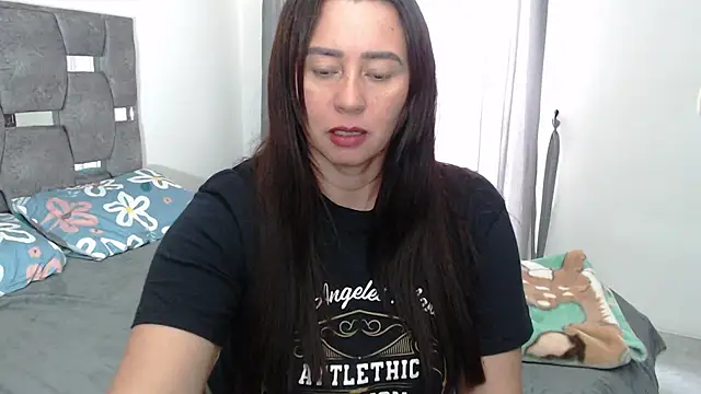 sara hott 1 online show from 05.15.26