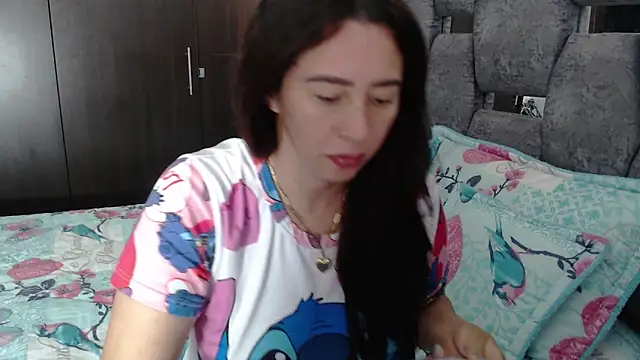 Snapshot of sara_hott_1 chatting on 07.01.26 sara hott 1 online show from 07.01.26
